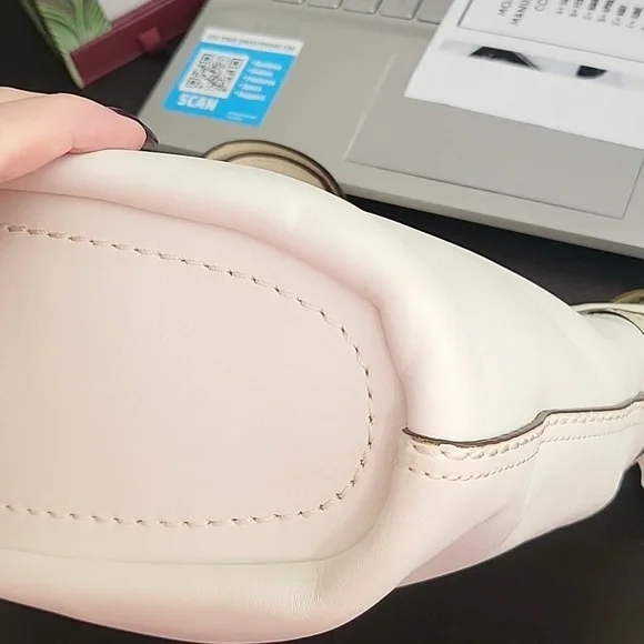 SOLD Coach 2008 Winter White Shoulder Bag - Picture 9 of 16